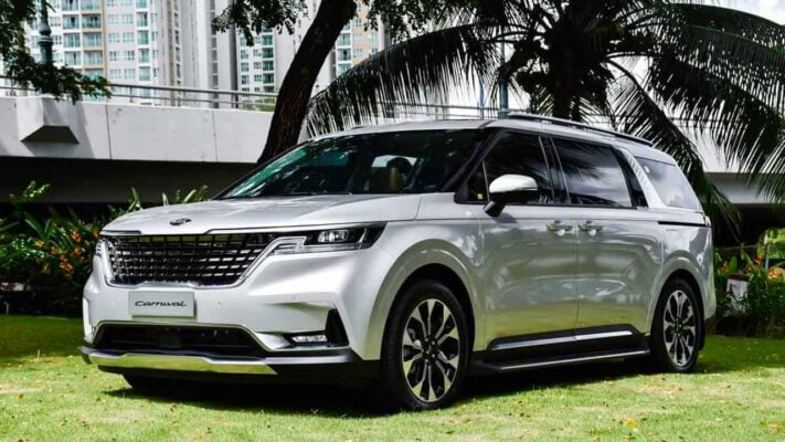 Cho thuê xe Kia Carnival tại Hà Nội